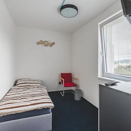 Hostel Bp / Urbinska 144 *