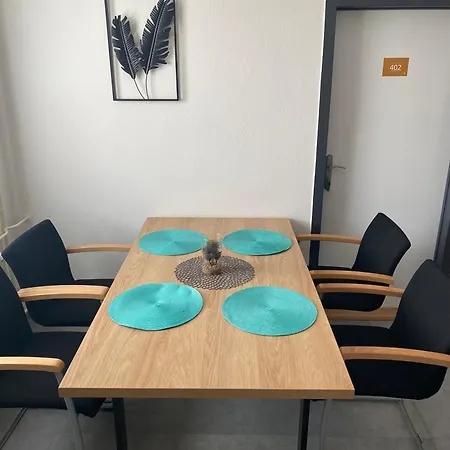 Hostal Bp / Urbinska 144