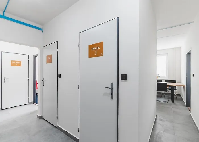 Hostel Bp / Urbinska 144 *