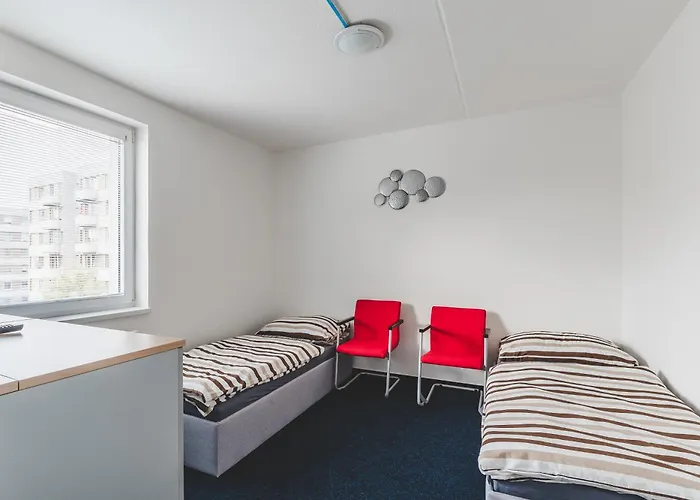 Hostel Bp / Urbinska 144 *